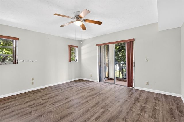 150 S Hollybrook Terrace 208, Pembroke Pines, FL 33025