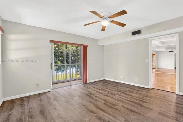 150 S Hollybrook Terrace 208, Pembroke Pines, FL 33025
