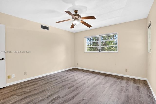 150 S Hollybrook Terrace 208, Pembroke Pines, FL 33025