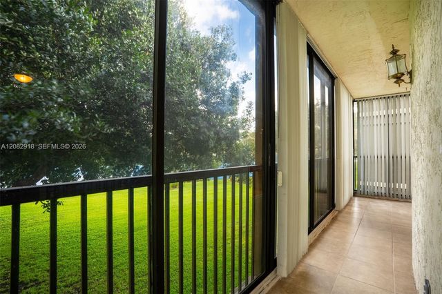 150 S Hollybrook Terrace 208, Pembroke Pines, FL 33025