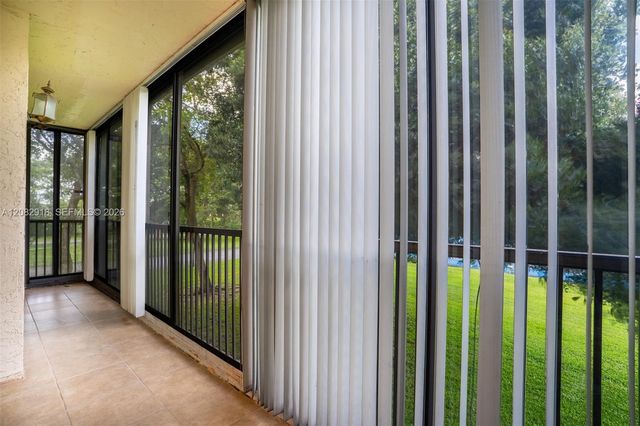 150 S Hollybrook Terrace 208, Pembroke Pines, FL 33025