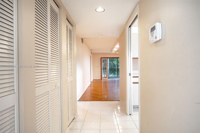 150 S Hollybrook Terrace 208, Pembroke Pines, FL 33025