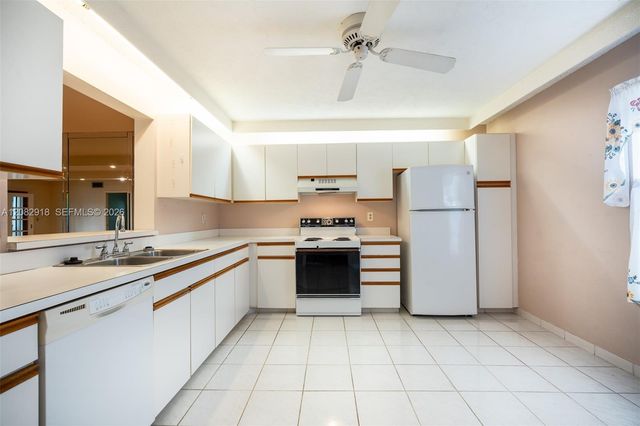 150 S Hollybrook Terrace 208, Pembroke Pines, FL 33025