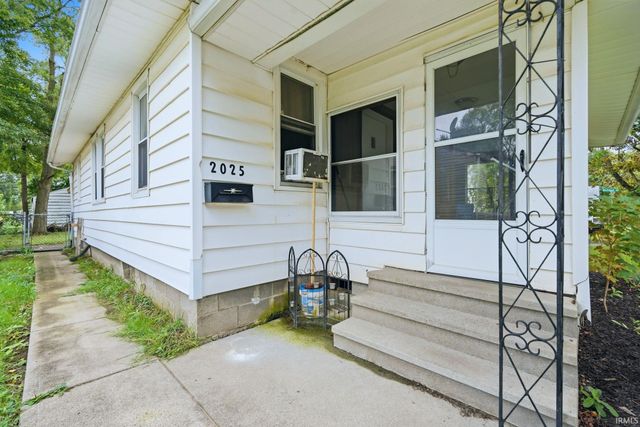 2025 Carlton Avenue, Fort Wayne, IN 46802