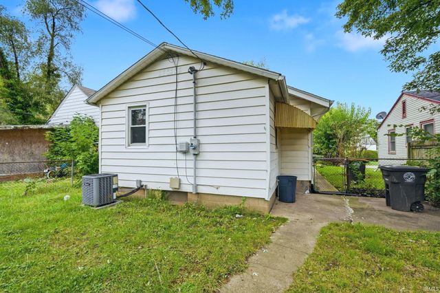 2025 Carlton Avenue, Fort Wayne, IN 46802