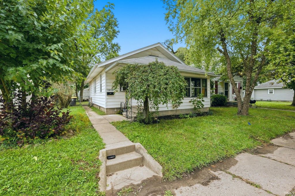 2025 Carlton Avenue, Fort Wayne, IN 46802