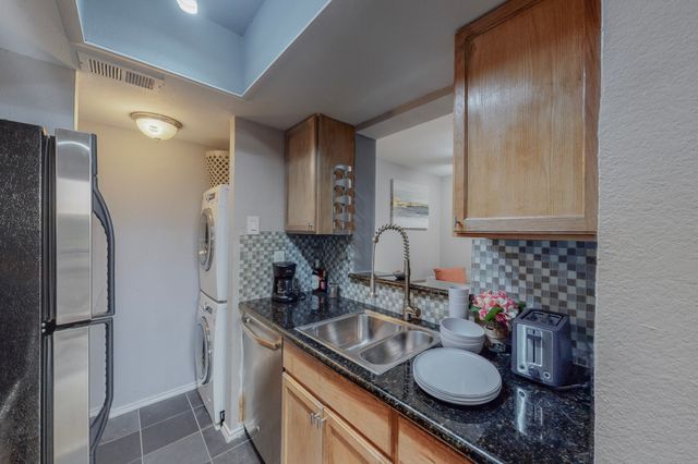 5916 Gaston Avenue 304, Dallas, TX 75214