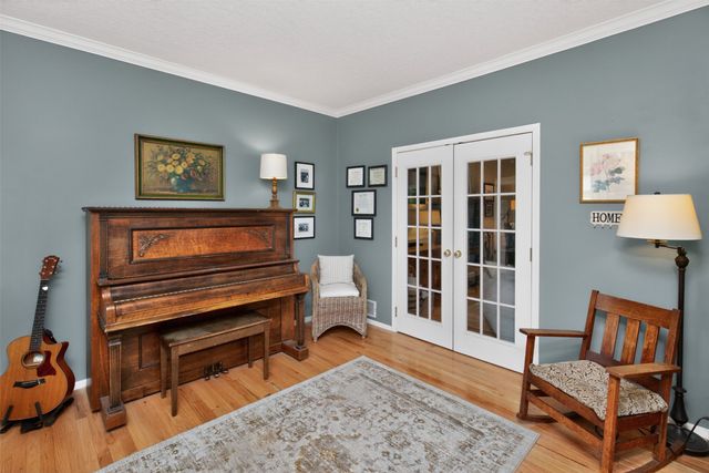 6004 Nottingham Drive, Johnston, IA 50131