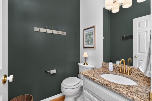 6004 Nottingham Drive, Johnston, IA 50131