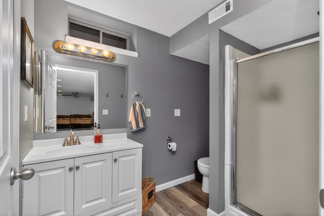6004 Nottingham Drive, Johnston, IA 50131