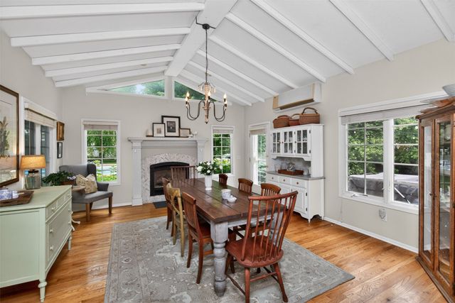 6004 Nottingham Drive, Johnston, IA 50131