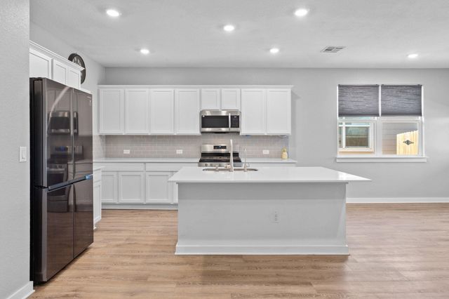 129 Cupreata LN, Leander, TX 78641