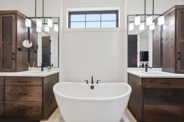 3282 47th Avenue S, Fargo, ND 58104