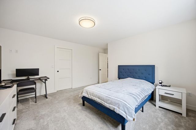 3282 47th Avenue S, Fargo, ND 58104