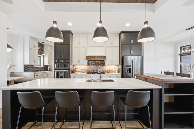 3282 47th Avenue S, Fargo, ND 58104