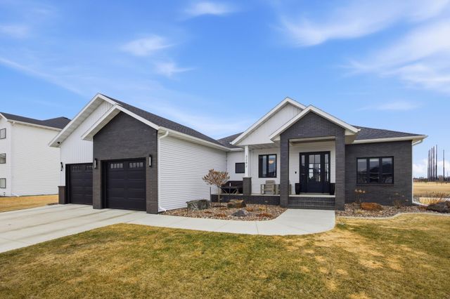 3282 47th Avenue S, Fargo, ND 58104