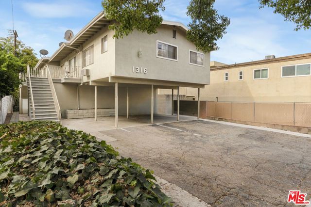 1316 Barrington Way, Glendale, CA 91206