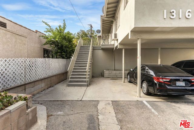 1316 Barrington Way, Glendale, CA 91206