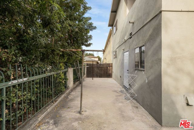 1316 Barrington Way, Glendale, CA 91206