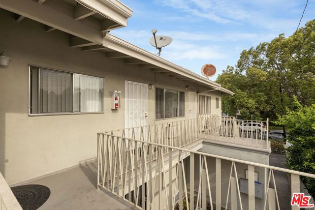 1316 Barrington Way, Glendale, CA 91206