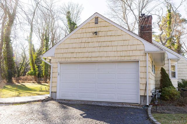 4 Conscience Bay Road, Setauket, NY 11733