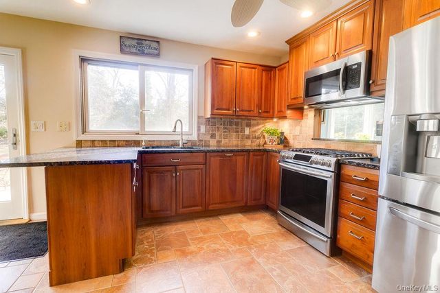 4 Conscience Bay Road, Setauket, NY 11733