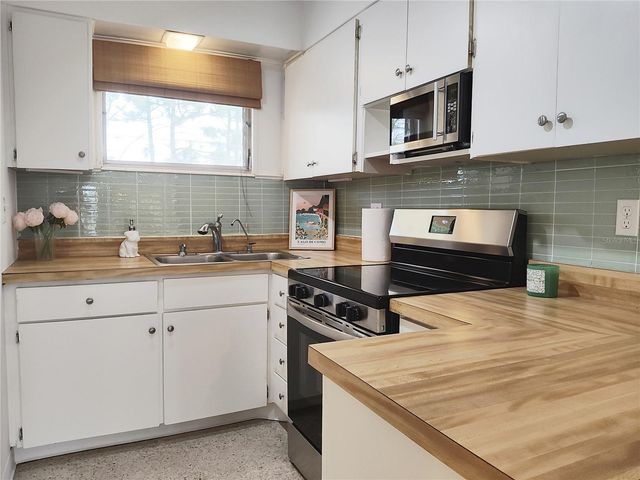 2155 WOOD STREET 26A, Sarasota, FL 34237