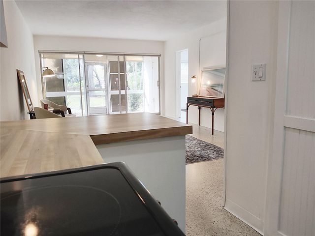 2155 WOOD STREET 26A, Sarasota, FL 34237