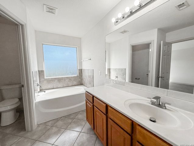 9566 Everton, San Antonio, TX 78245