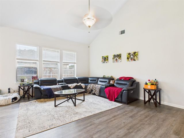 201 Road 6618, Dayton, TX 77535