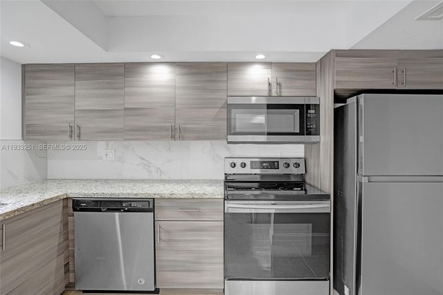 701 NW 19th St 211, Fort Lauderdale, FL 33311