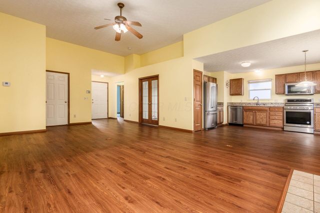 206 Purple Finch Loop, Pataskala, OH 43062