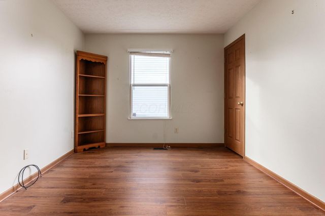 206 Purple Finch Loop, Pataskala, OH 43062