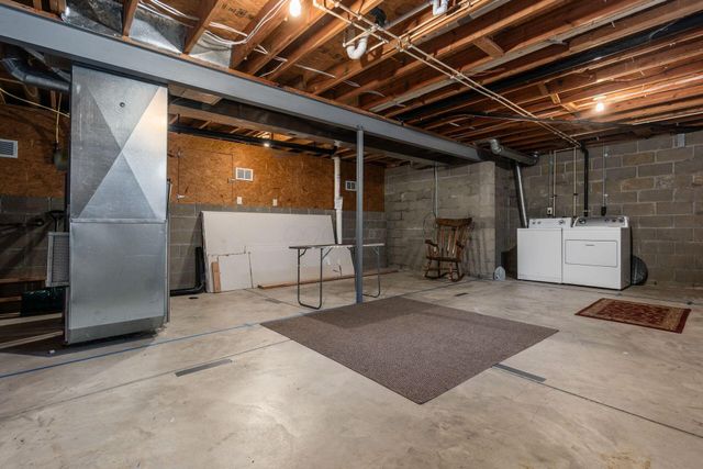 206 Purple Finch Loop, Pataskala, OH 43062