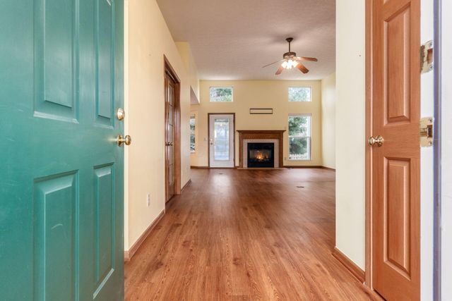 206 Purple Finch Loop, Pataskala, OH 43062