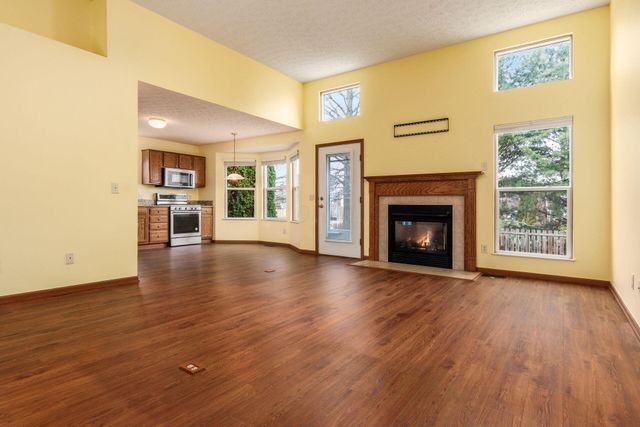 206 Purple Finch Loop, Pataskala, OH 43062