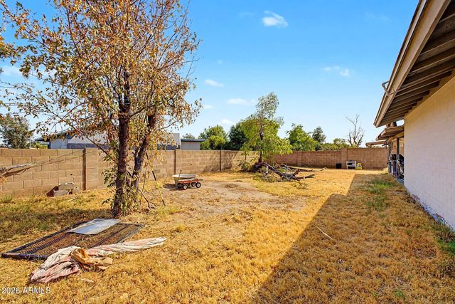 313 W PIUTE Avenue, Phoenix, AZ 85027