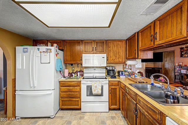 313 W PIUTE Avenue, Phoenix, AZ 85027