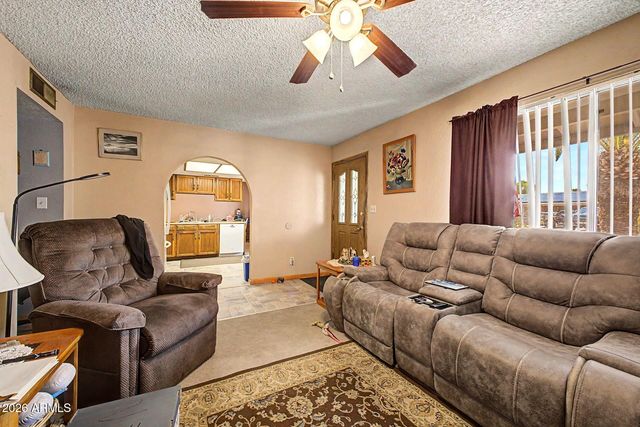 313 W PIUTE Avenue, Phoenix, AZ 85027