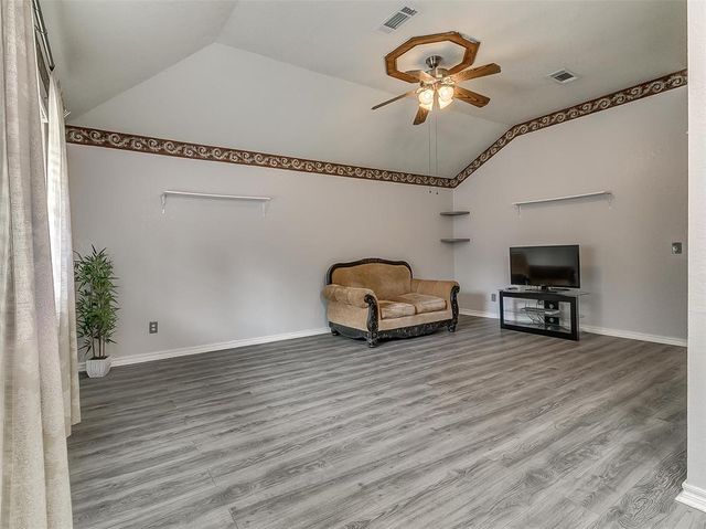 8708 E Parkridge Drive, Oklahoma City, OK 73141