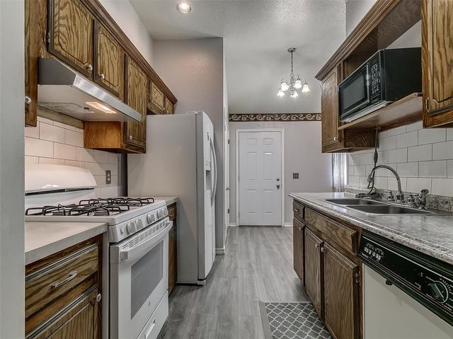 8708 E Parkridge Drive, Oklahoma City, OK 73141