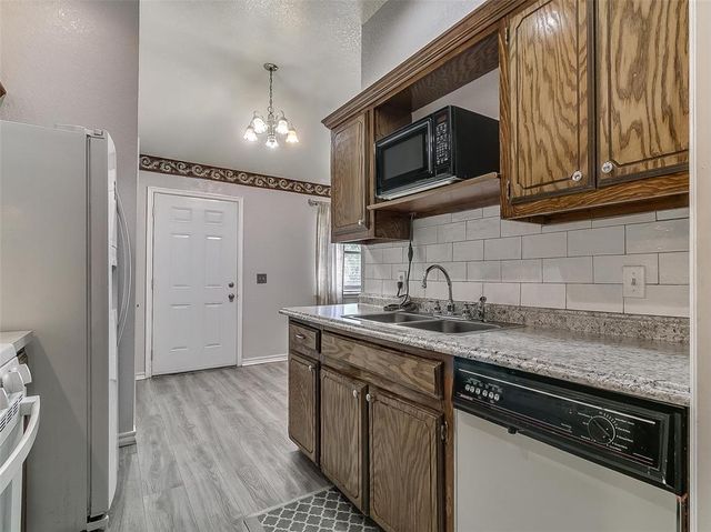 8708 E Parkridge Drive, Oklahoma City, OK 73141