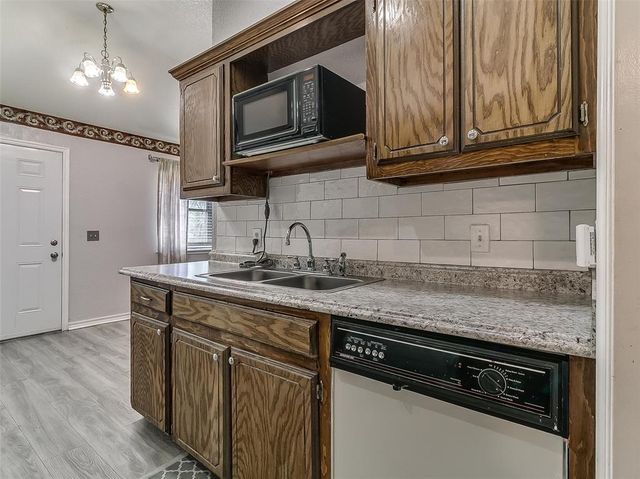 8708 E Parkridge Drive, Oklahoma City, OK 73141