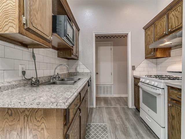 8708 E Parkridge Drive, Oklahoma City, OK 73141