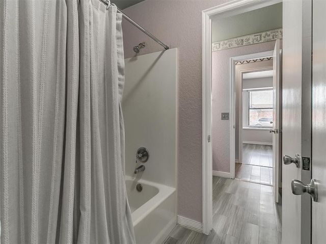 8708 E Parkridge Drive, Oklahoma City, OK 73141
