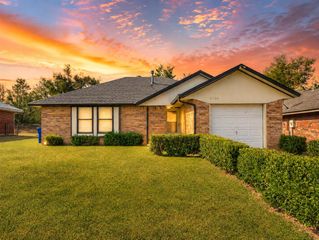 8708 E Parkridge Drive, Oklahoma City, OK 73141