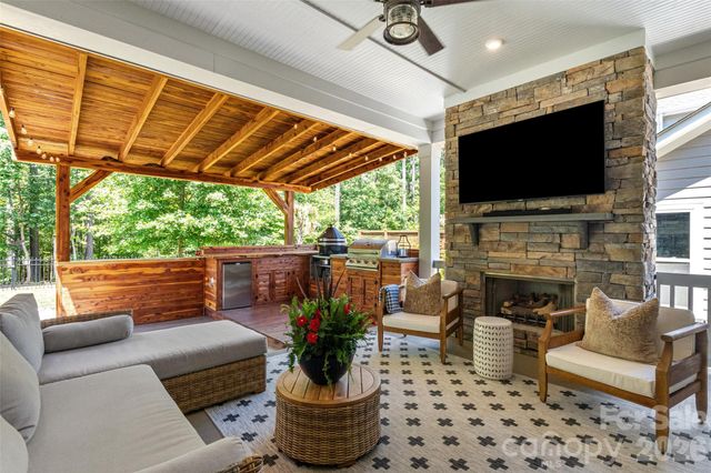 2511 Paddlers Cove Drive, Clover, SC 29710