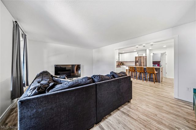 631 Dwight Drive, Bay Village, OH 44140