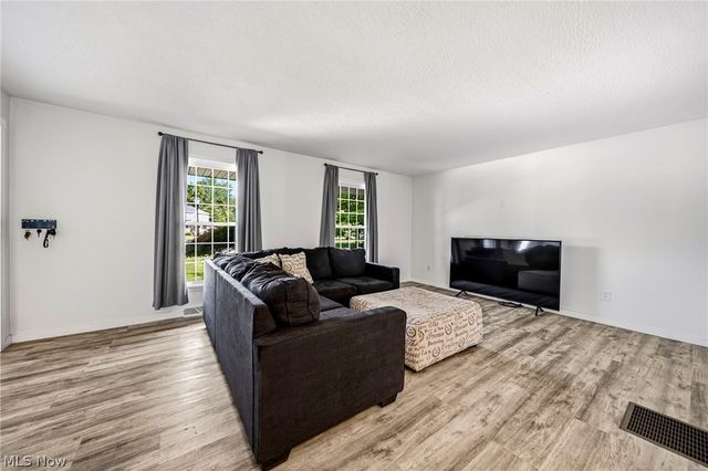 631 Dwight Drive, Bay Village, OH 44140