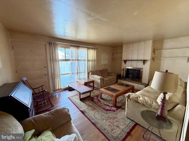 7404 KNOLLWOOD RD, Baltimore, MD 21286